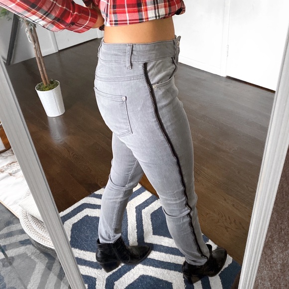 ☑️ ORSAY GREY DISTRESSED SIDE ZIPPER JEANS! - Picture 3 of 11